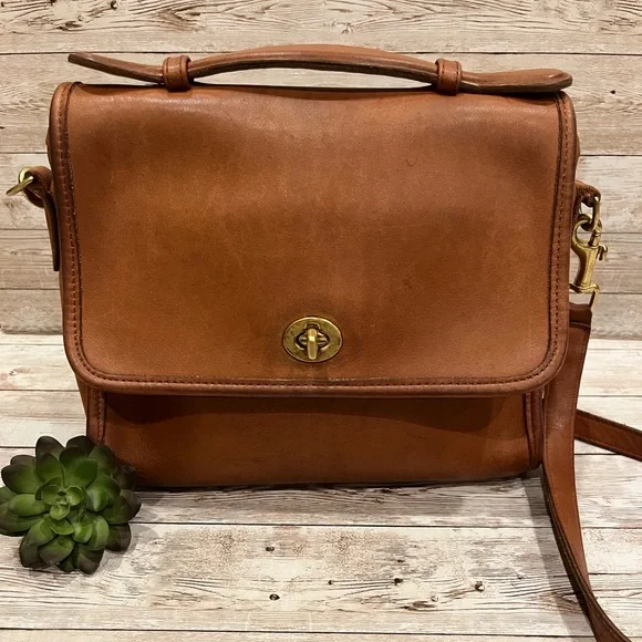 SOLD🎉🎉Vintage Coach bag #9870 - Picture 2 of 12